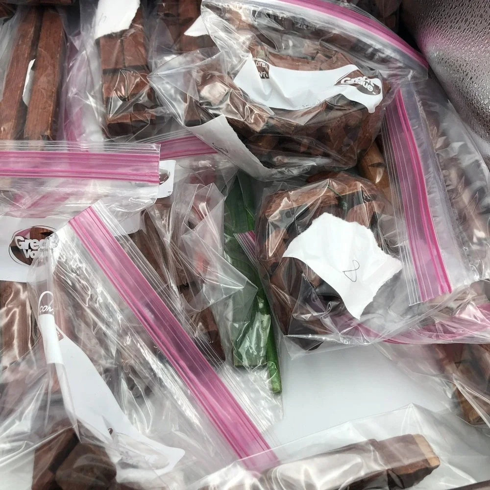 Vintage Lincoln Logs Huge Lot Of (416) Assorted Pieces  4, 3, 2‎ Notch Toys Wood